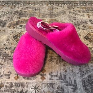 UGG Fluff Yeah Clog Big Kids Slippers